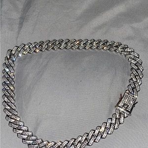 barely wore, got a new chain and do not need this